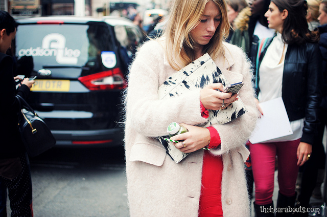 LFW S/S 2014 – Streetstyle details outside the Mulberry show